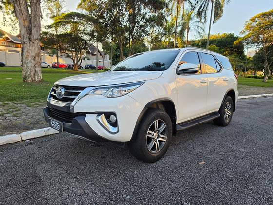 TOYOTA HILUX SW4 2.7 SR 7 LUGARES 4X2 16V FLEX 4P AUTOMÁTICO